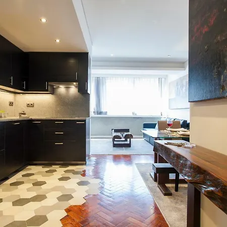 Altido Stylish 1-bed Apt With Stunning View In Santos Lisboa
